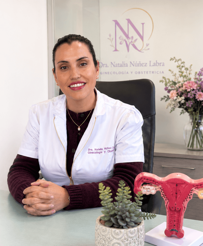 Dra. Natalia Núñez Labra, Ginecóloga en Copiapó, en su consulta del Centro de la Mujer